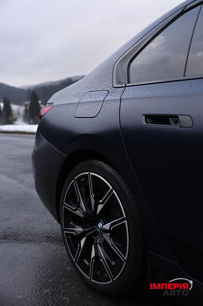 BMW i7 - фото 19