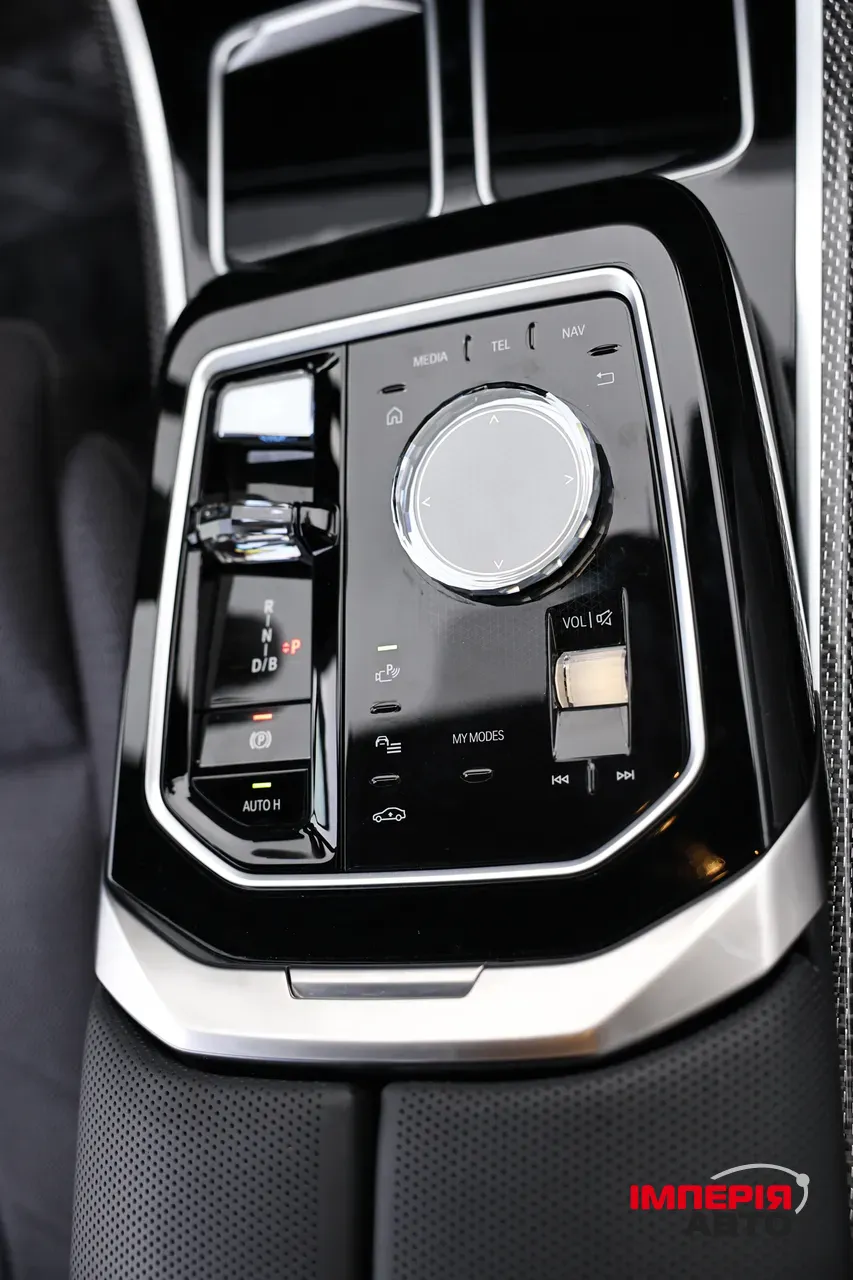 BMW i7 - фото 39