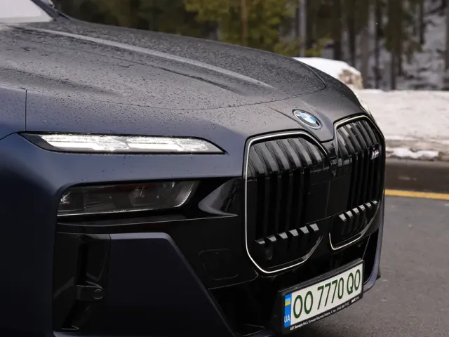 BMW i7 - фото 4