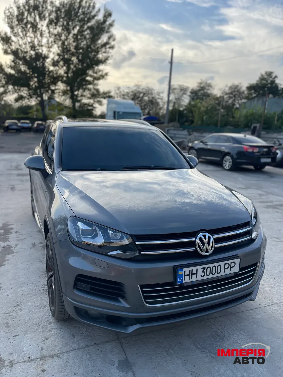 Volkswagen Touareg - фото 1