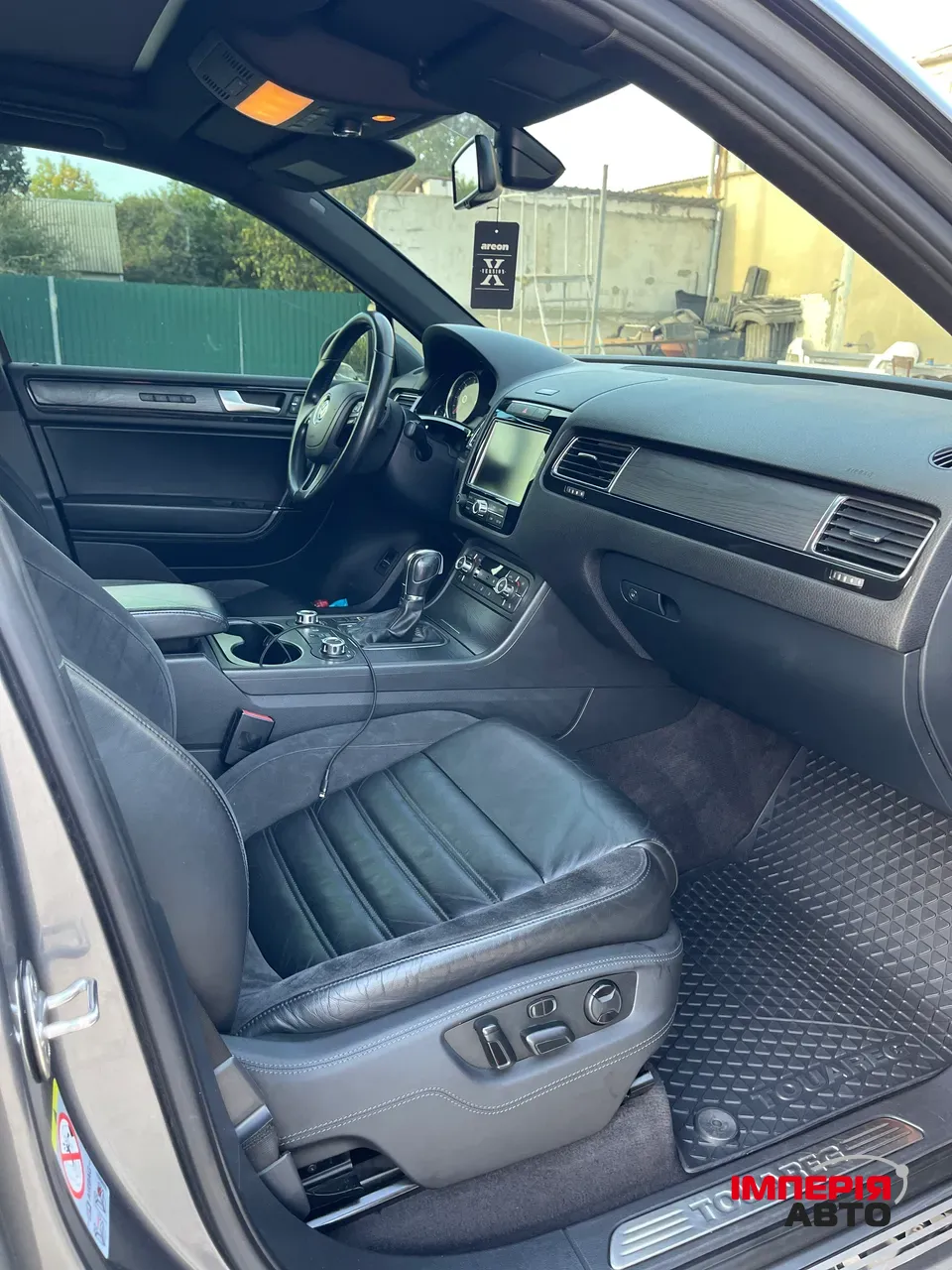 Volkswagen Touareg - фото 11