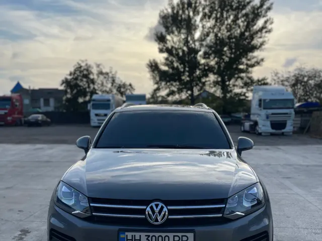 Volkswagen Touareg - фото 2