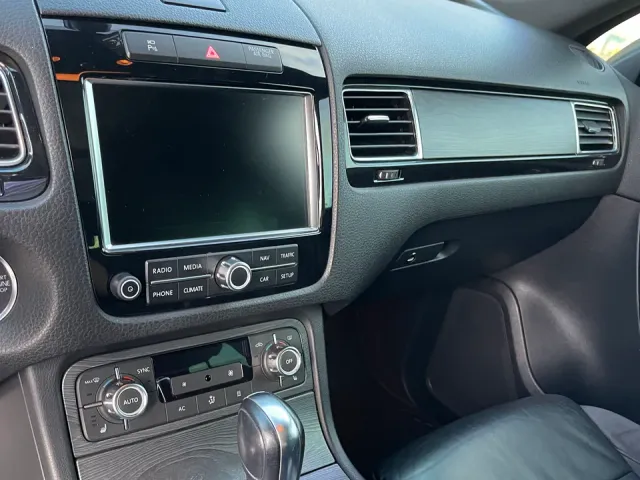 Volkswagen Touareg - фото 5