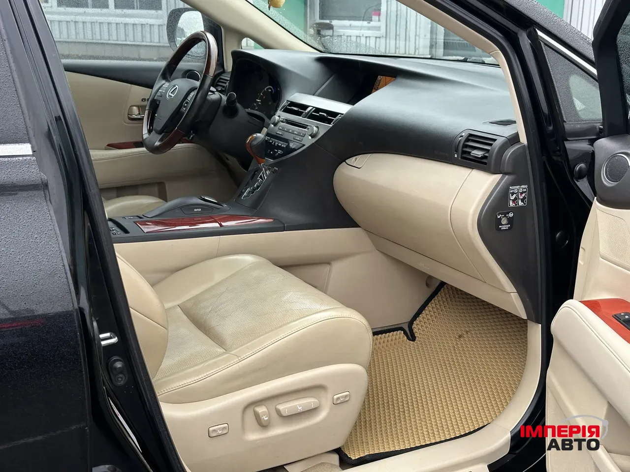 Lexus RX - фото 8