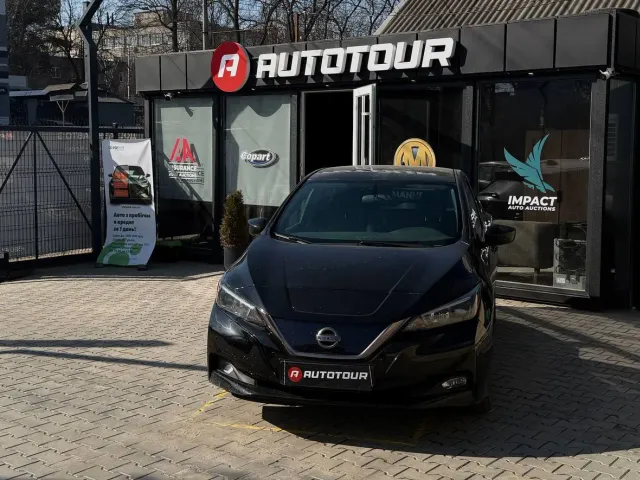 Nissan Leaf - фото 1