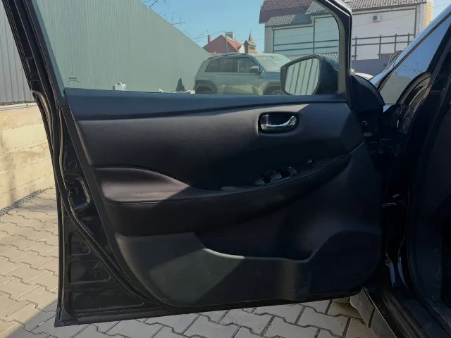 Nissan Leaf - фото 5