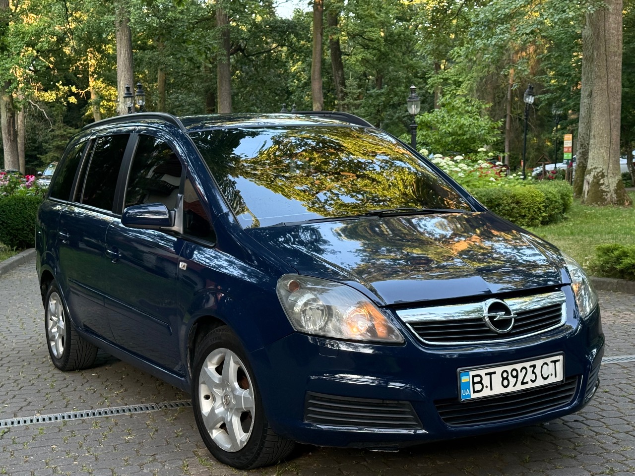 Opel Zafira - фото 1