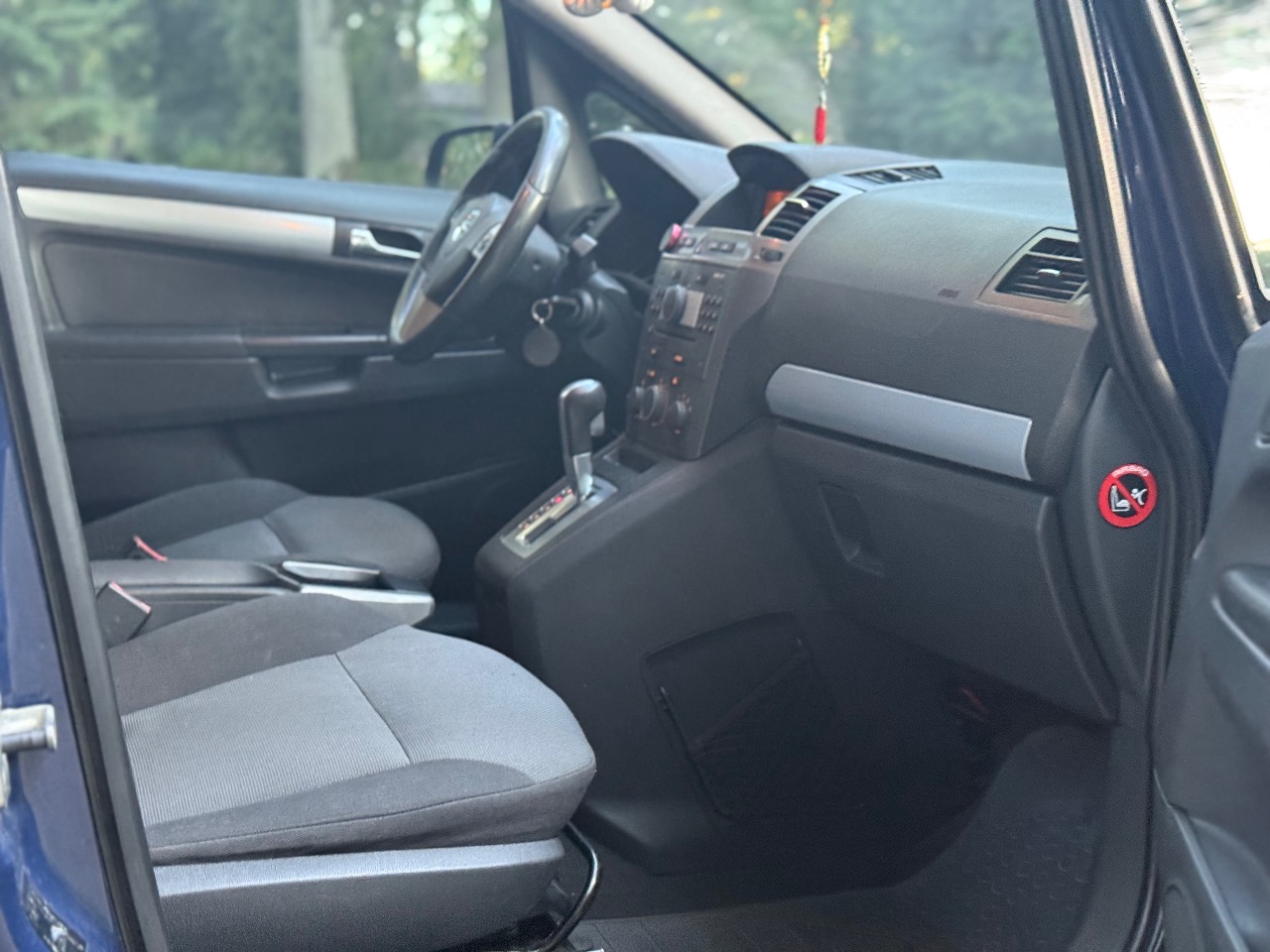 Opel Zafira - фото 18