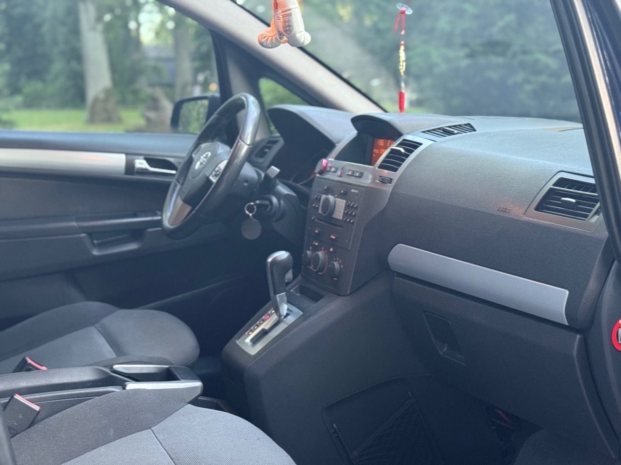 Opel Zafira - фото 11