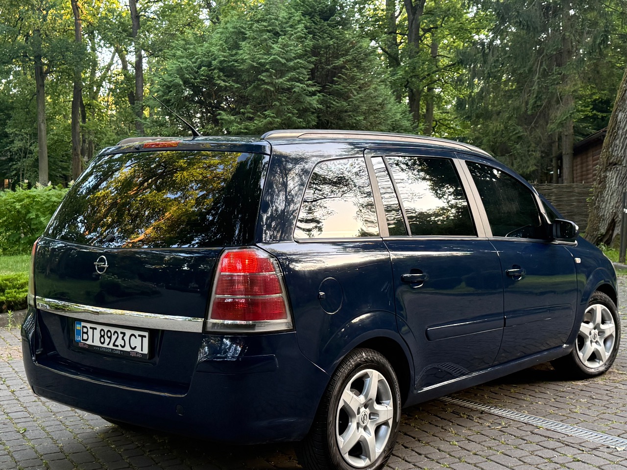 Opel Zafira - фото 17