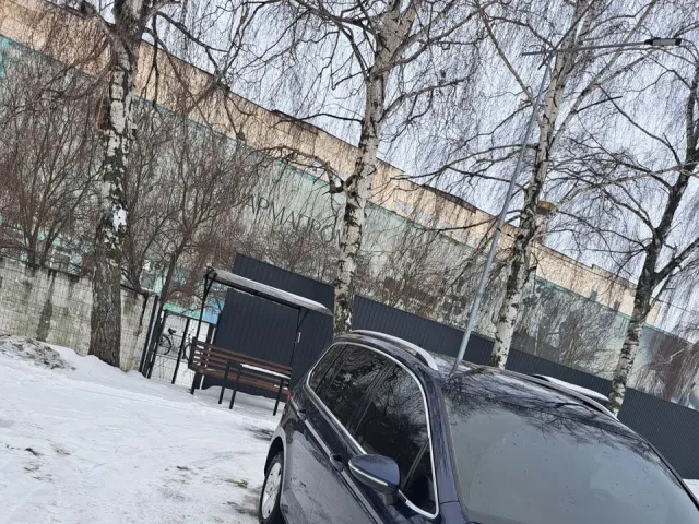 Volkswagen Touran - фото 1