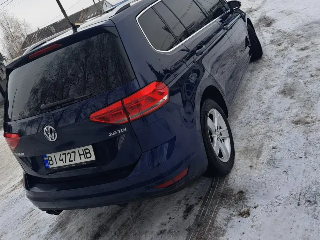 Volkswagen Touran - фото 5