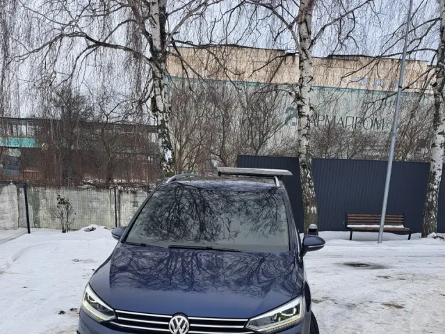 Volkswagen Touran - фото 4