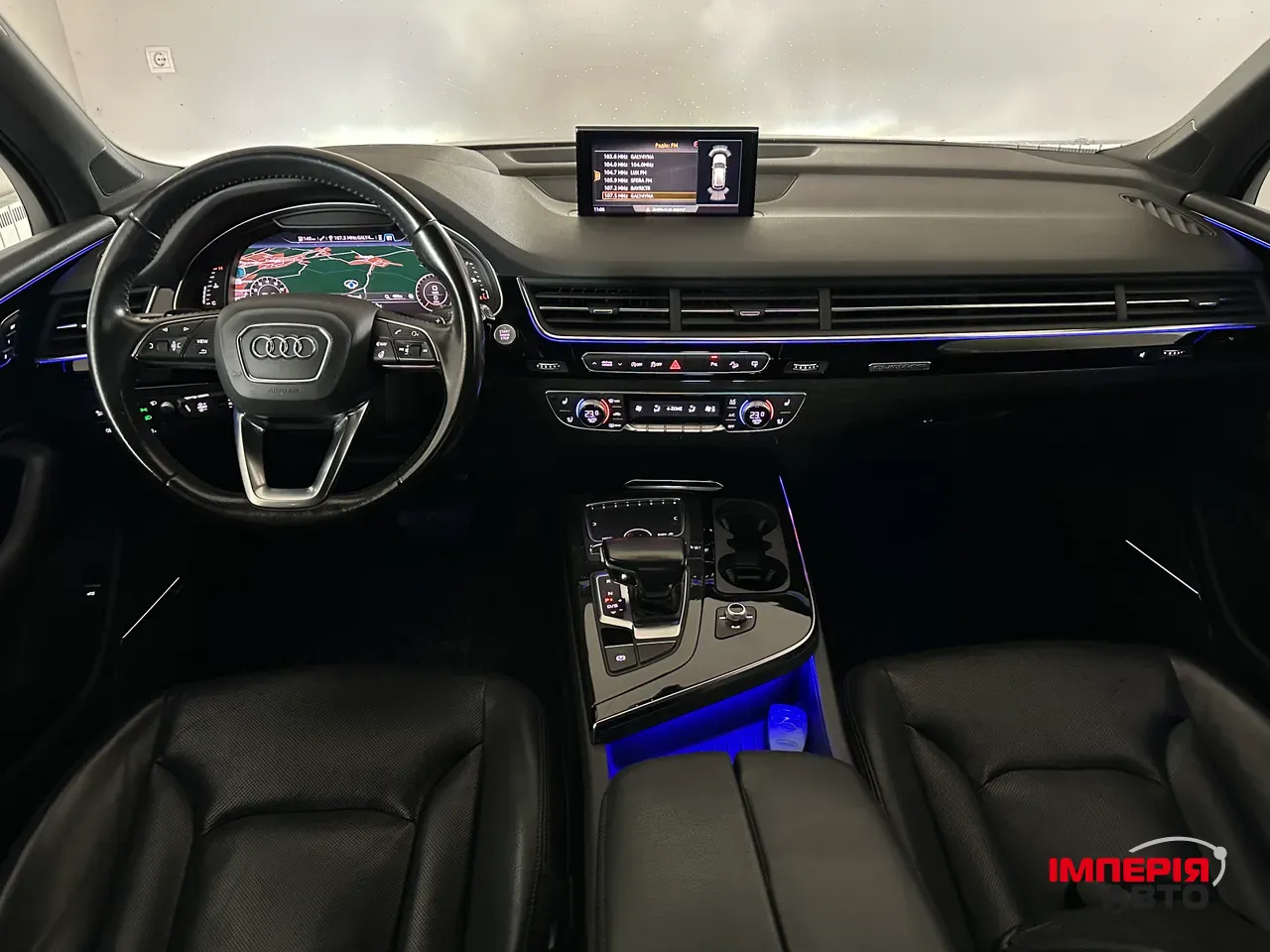 Audi Q7 - фото 12