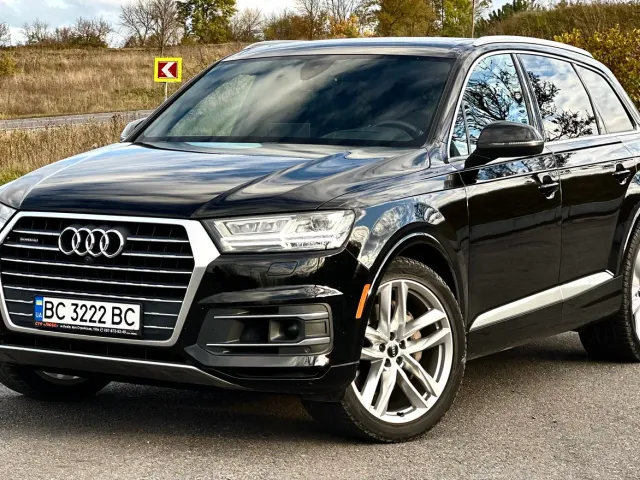 Audi Q7 - фото 1
