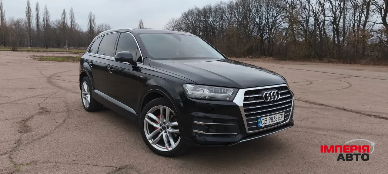 Audi Q7 - фото 1