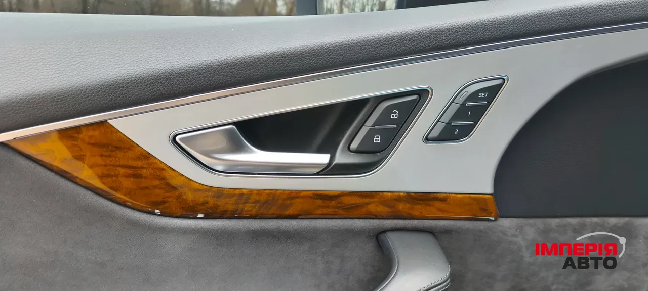 Audi Q7 - фото 26