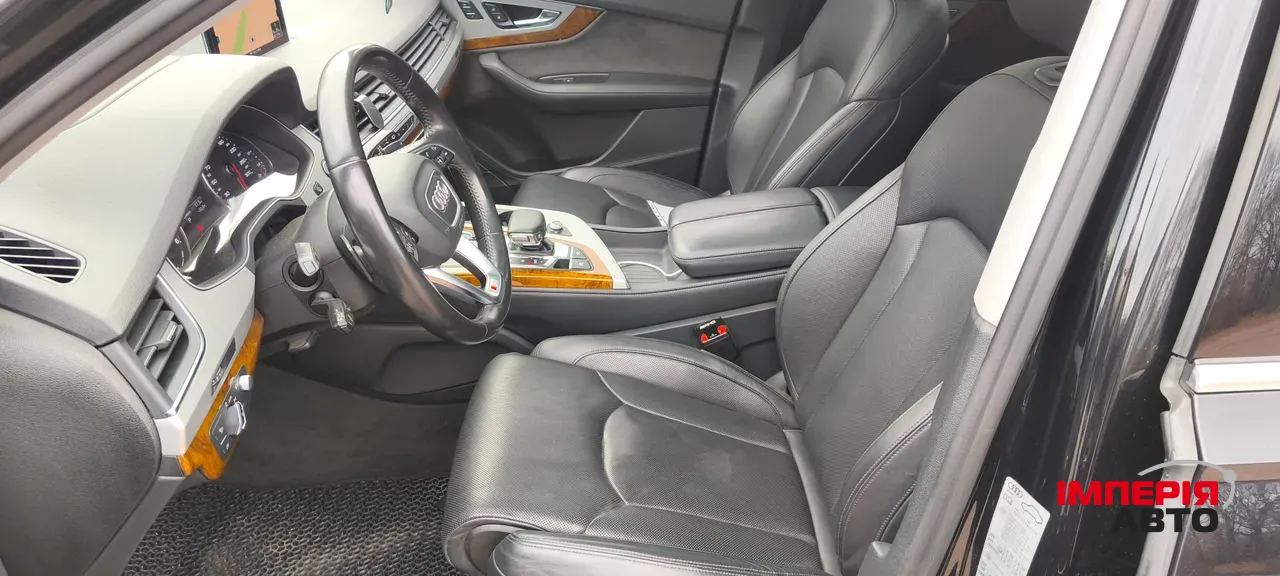 Audi Q7 - фото 13