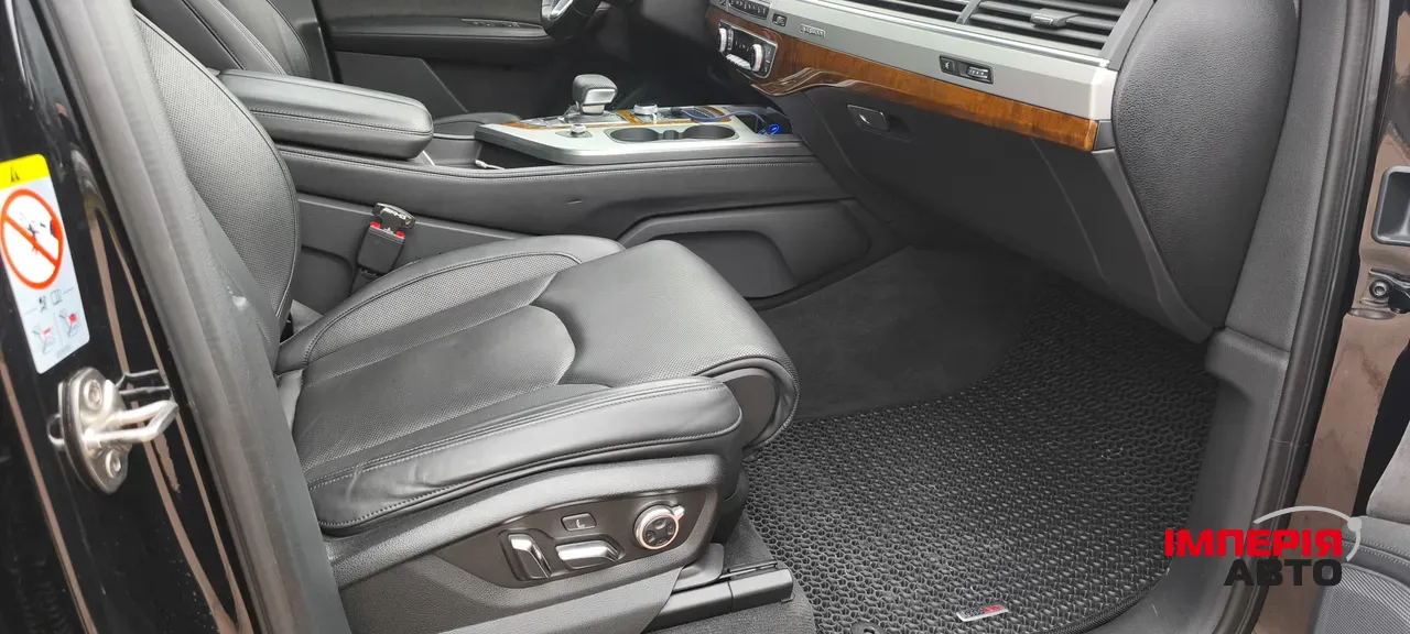 Audi Q7 - фото 23