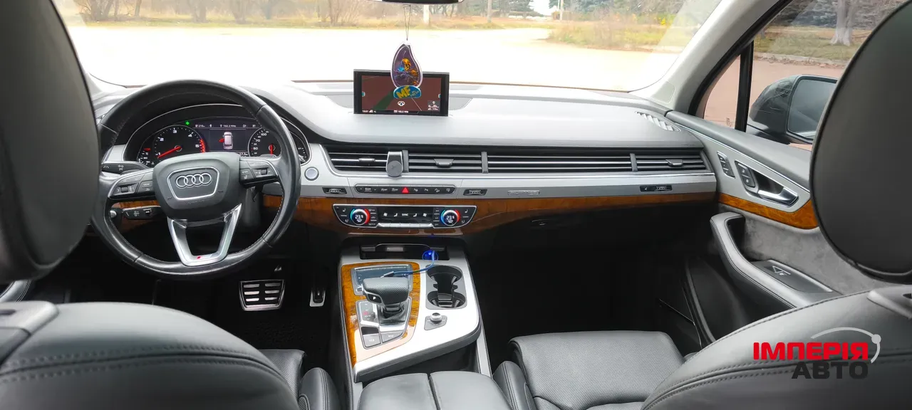 Audi Q7 - фото 22