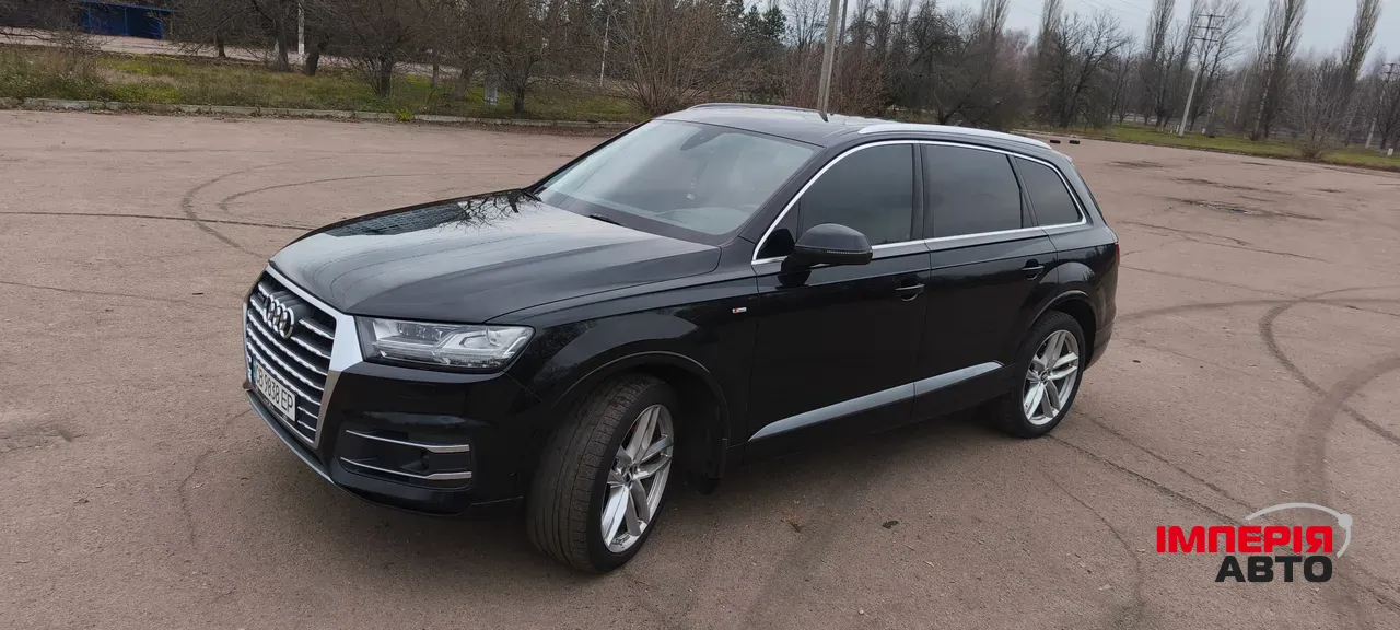Audi Q7 - фото 8