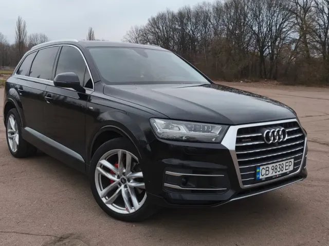 Audi Q7 - фото 1