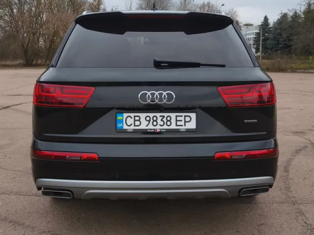 Audi Q7 - фото 5