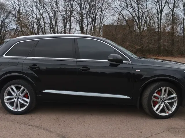 Audi Q7 - фото 2