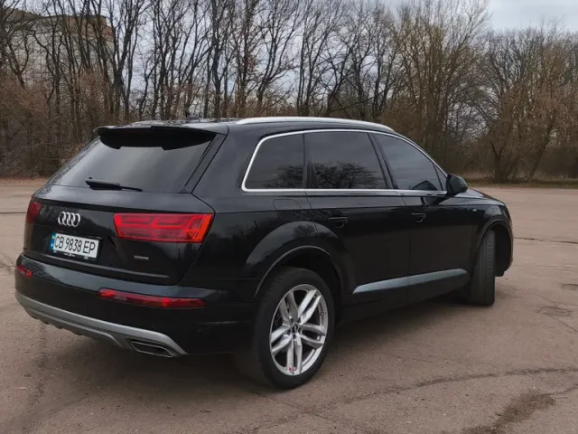 Audi Q7 - фото 3