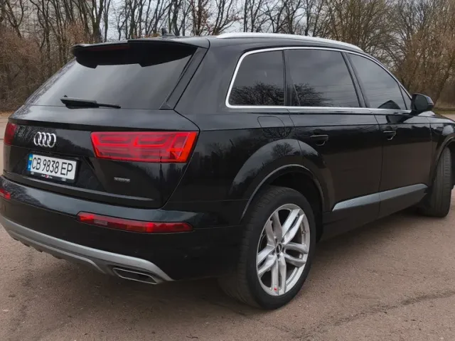 Audi Q7 - фото 4