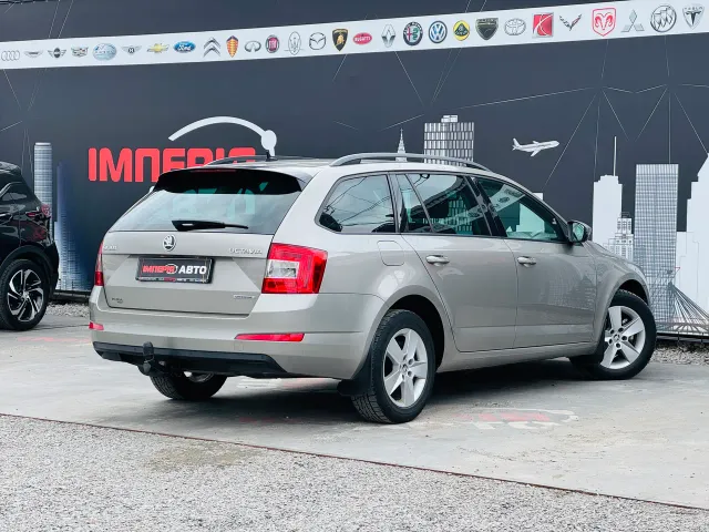Skoda Octavia - фото 3