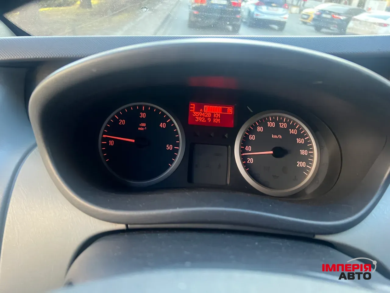 Opel Vivaro - фото 8