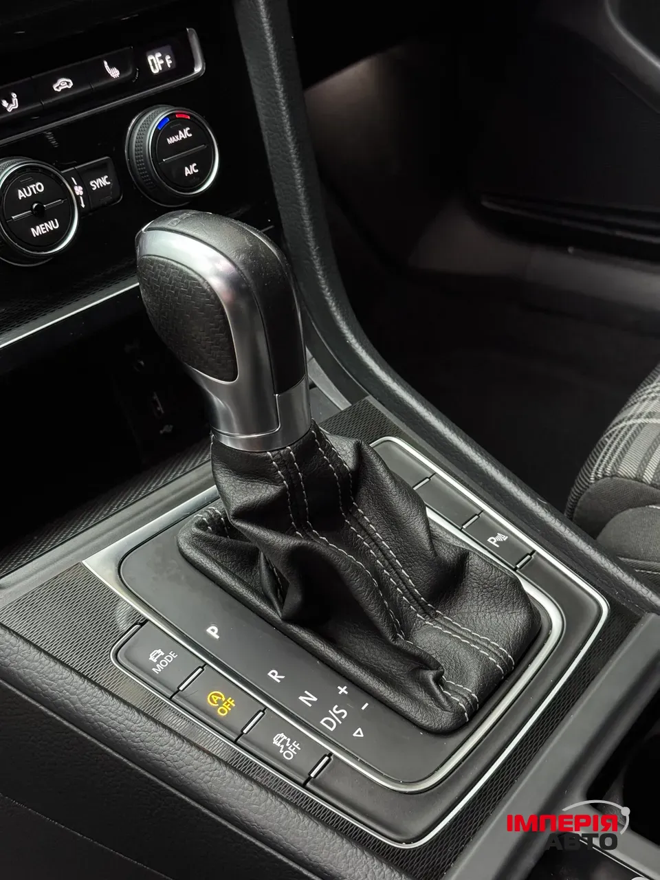 Volkswagen Golf GTD - фото 14