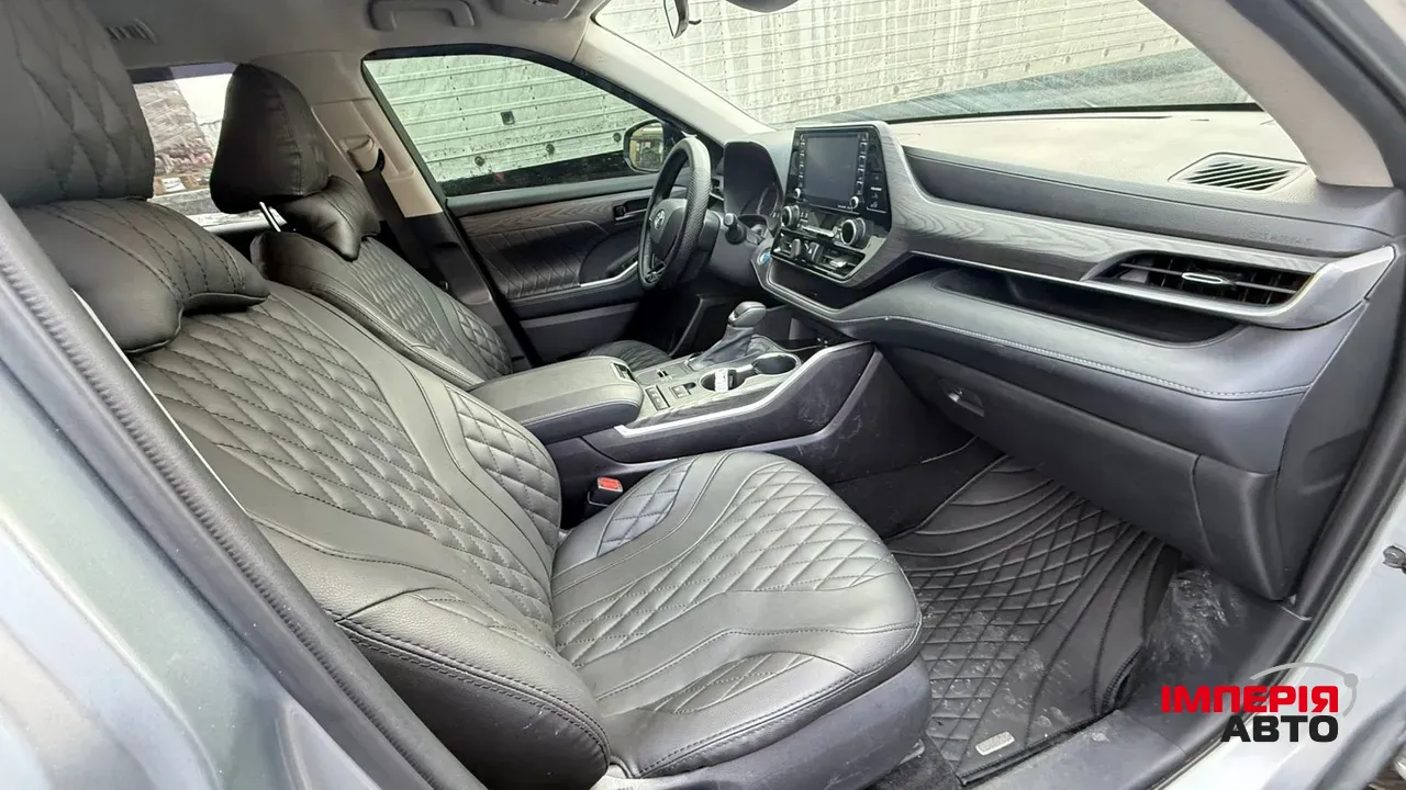 Toyota Highlander - фото 1