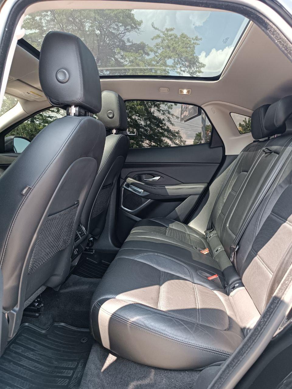 Jaguar E-Pace - фото 18