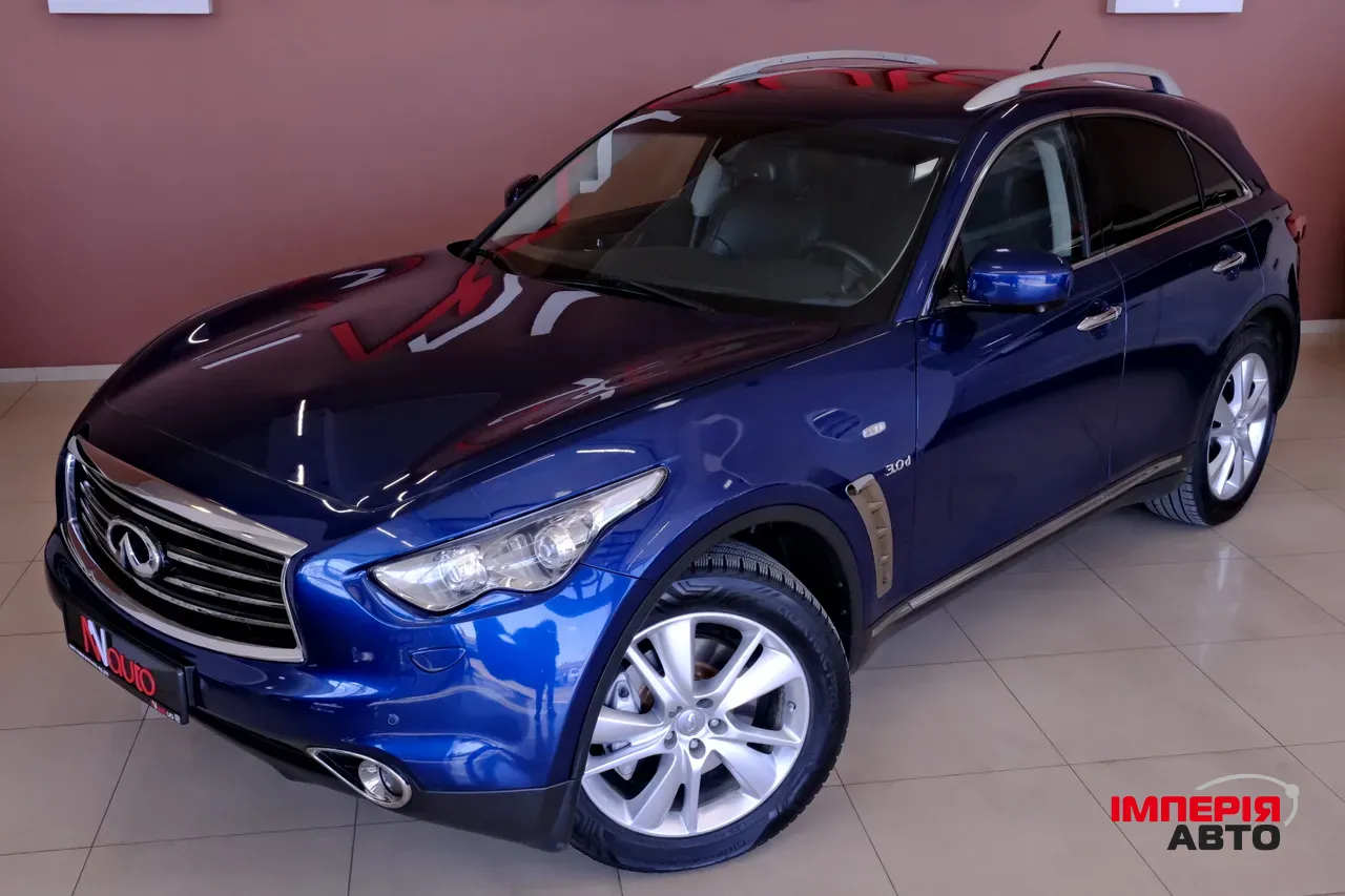 Infiniti QX70 - фото 2