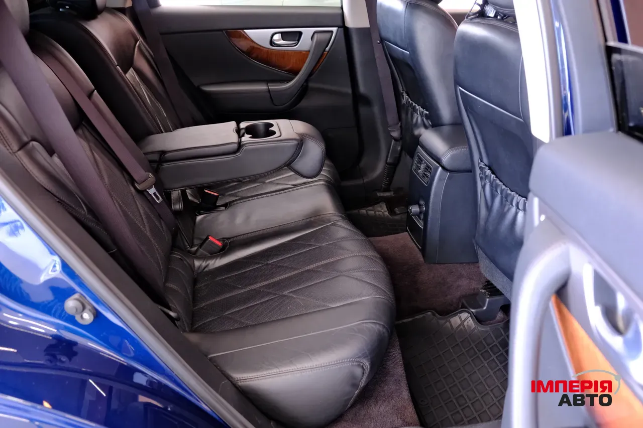Infiniti QX70 - фото 9