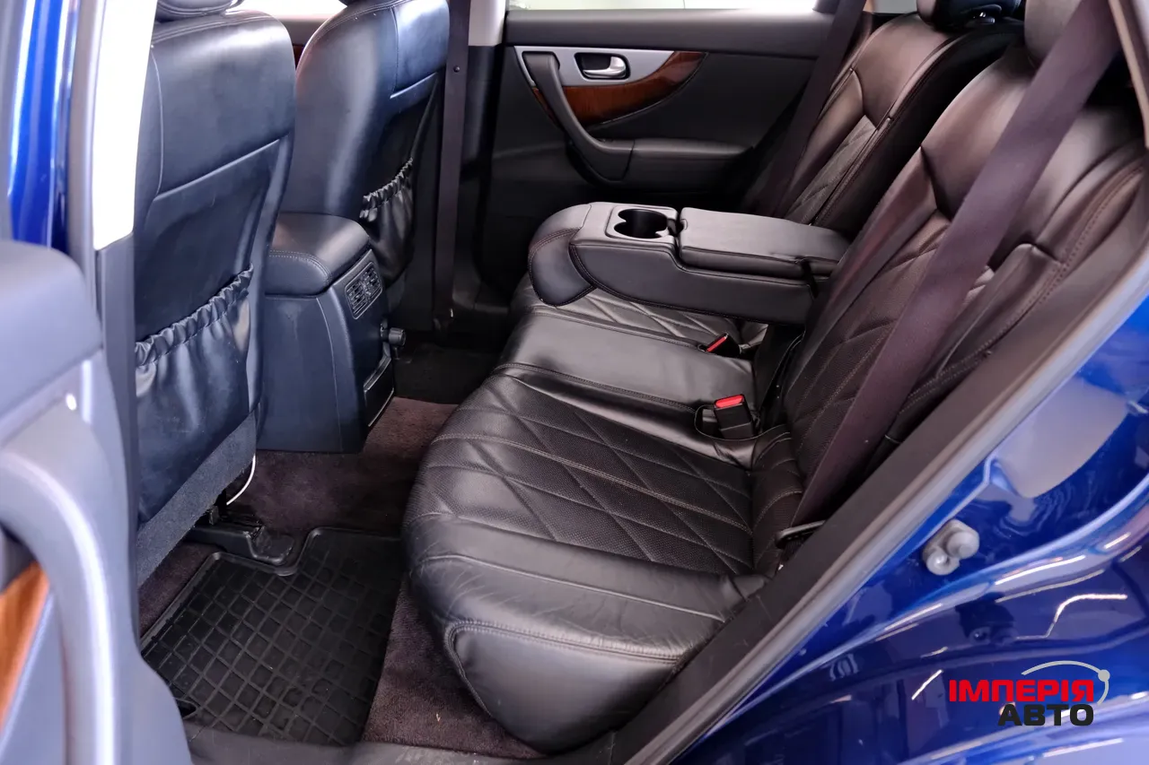 Infiniti QX70 - фото 8