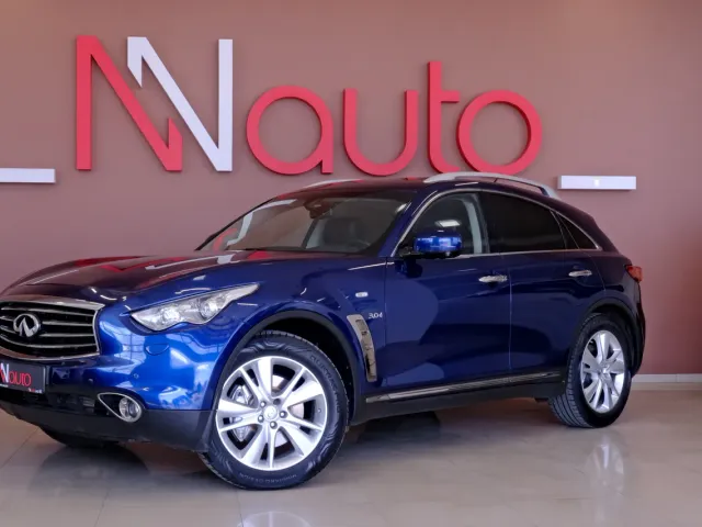 Infiniti QX70 - фото 1