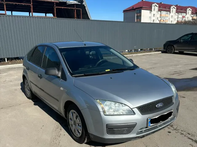 Ford Focus - фото 5