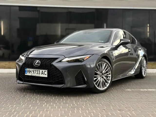 Lexus IS - фото 1