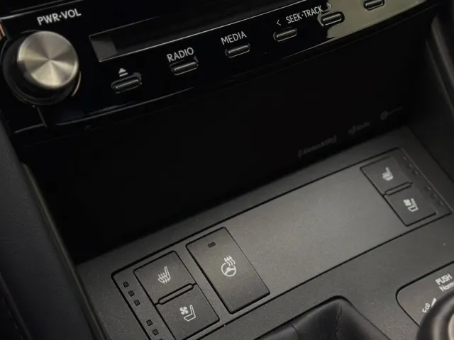 Lexus IS - фото 5