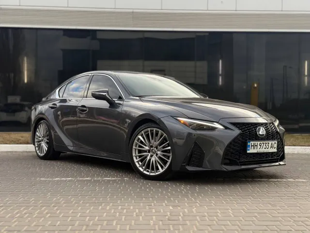 Lexus IS - фото 2