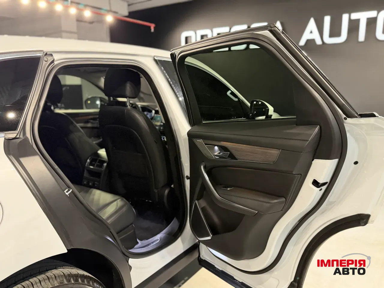 Jaguar F-Pace - фото 22