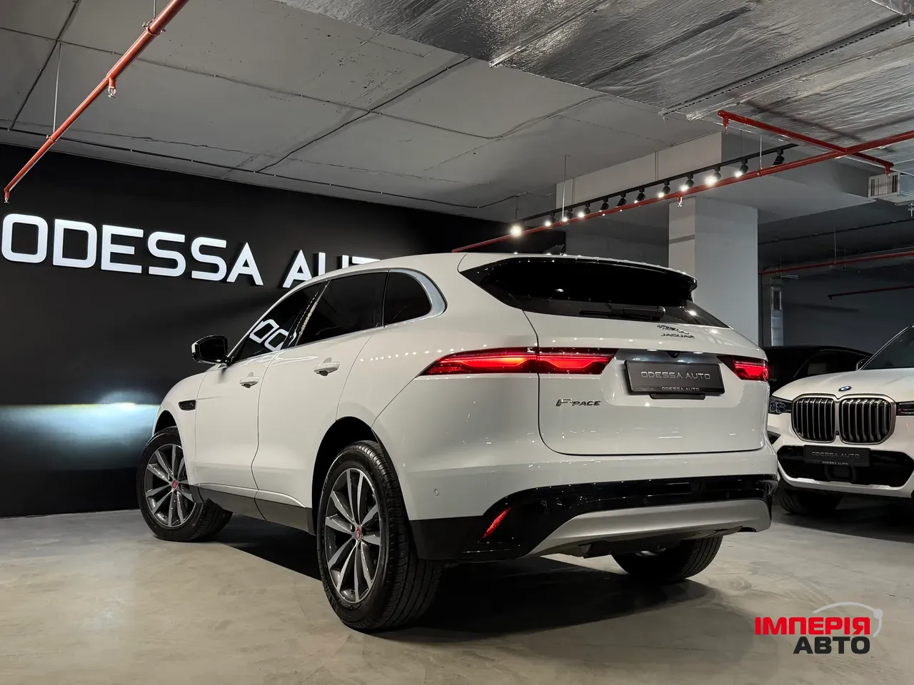 Jaguar F-Pace - фото 10