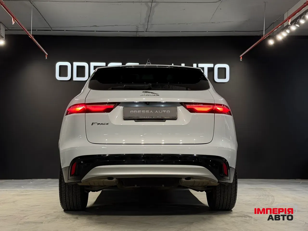 Jaguar F-Pace - фото 9