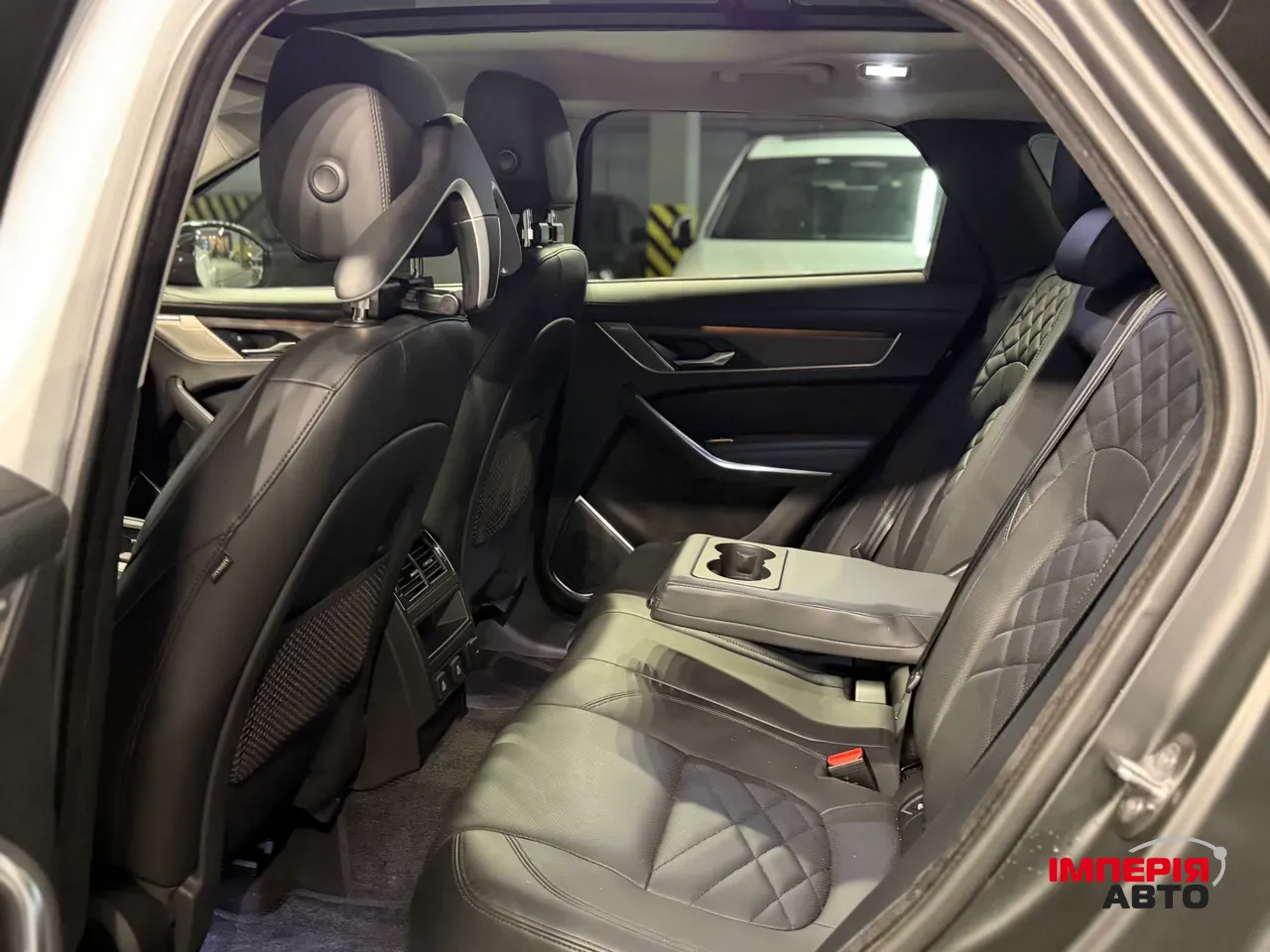 Jaguar F-Pace - фото 17