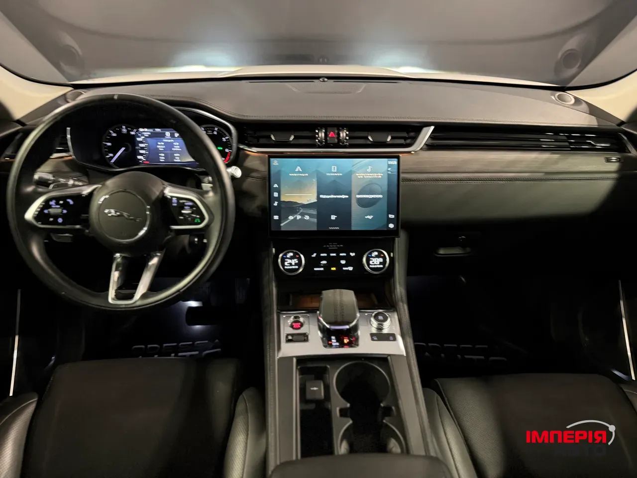 Jaguar F-Pace - фото 20