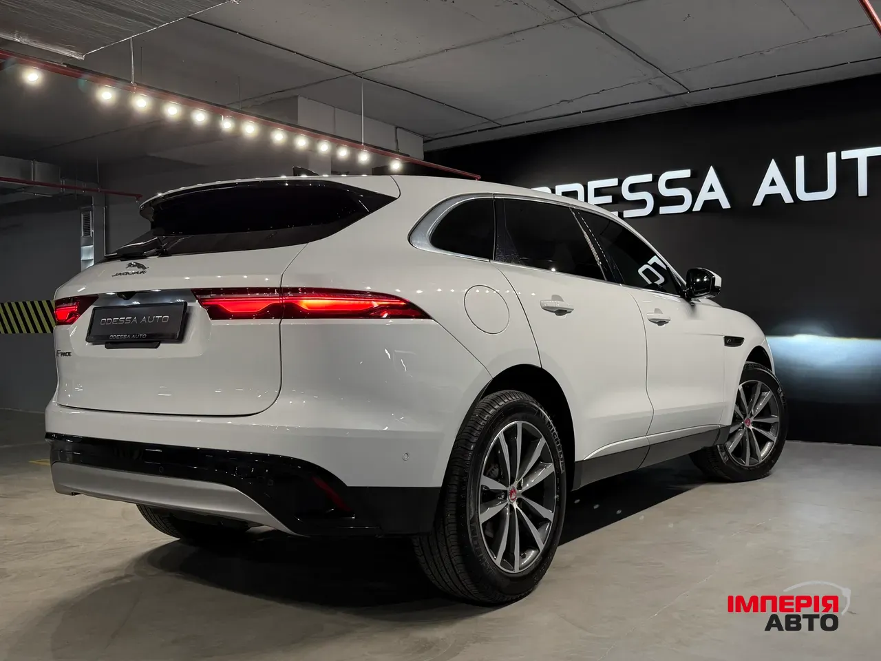 Jaguar F-Pace - фото 13