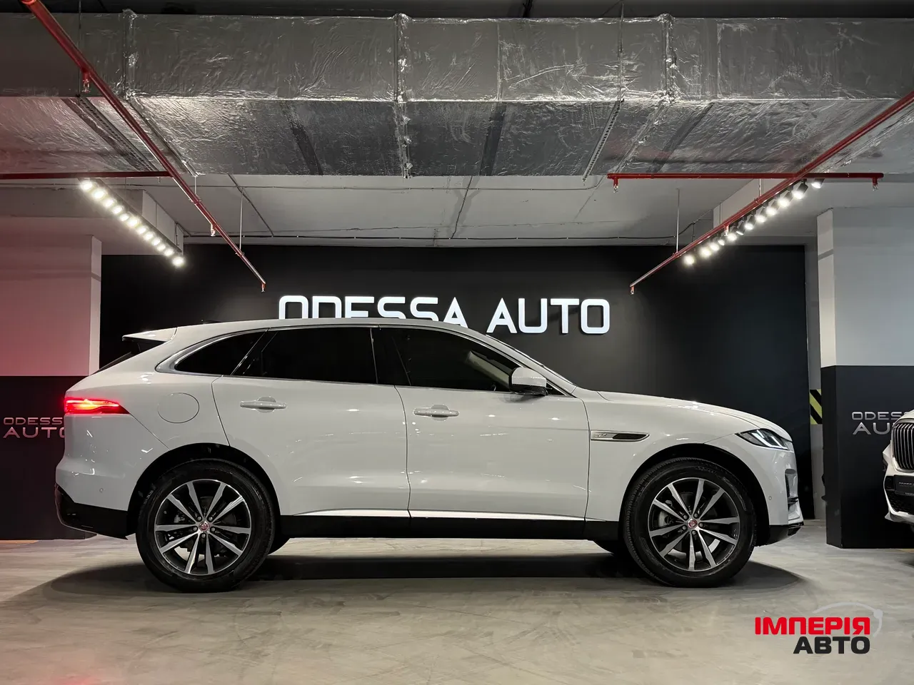 Jaguar F-Pace - фото 8